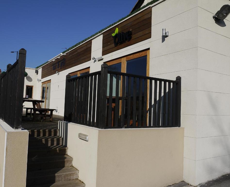 The Lodge Barnby Dun Екстериор снимка